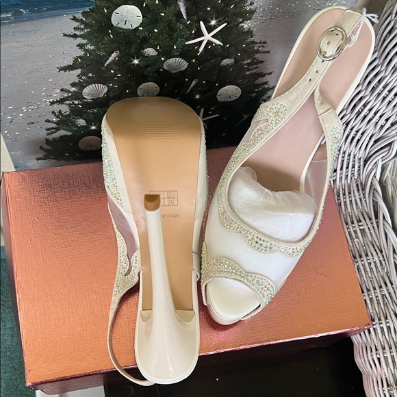 Elegant White Platform Heels. Wedding Women Shoes 5 US EU 35 - Picture 3 of 6